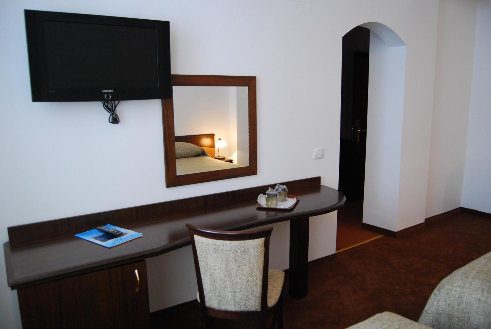 Hotel Maria Constanta Bagian luar foto