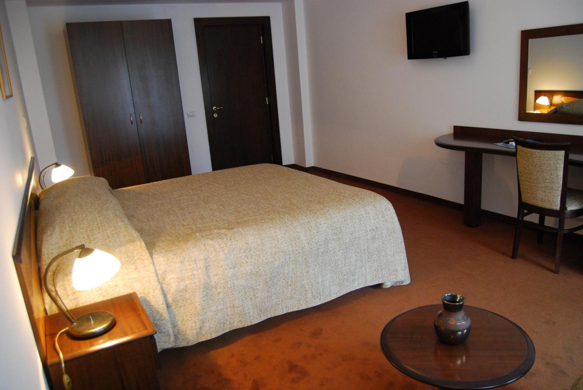 Hotel Maria Constanta Bagian luar foto