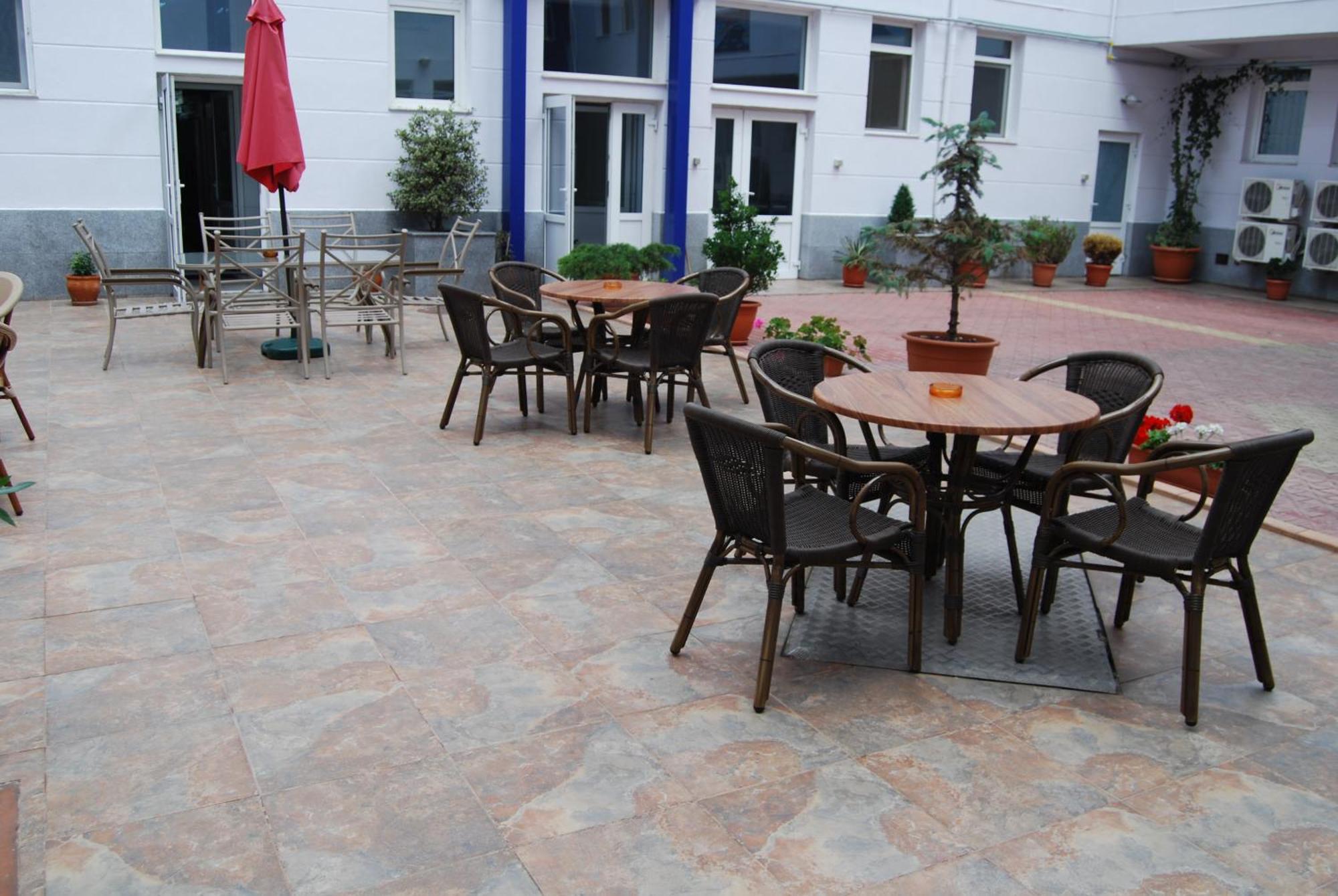 Hotel Maria Constanta Bagian luar foto