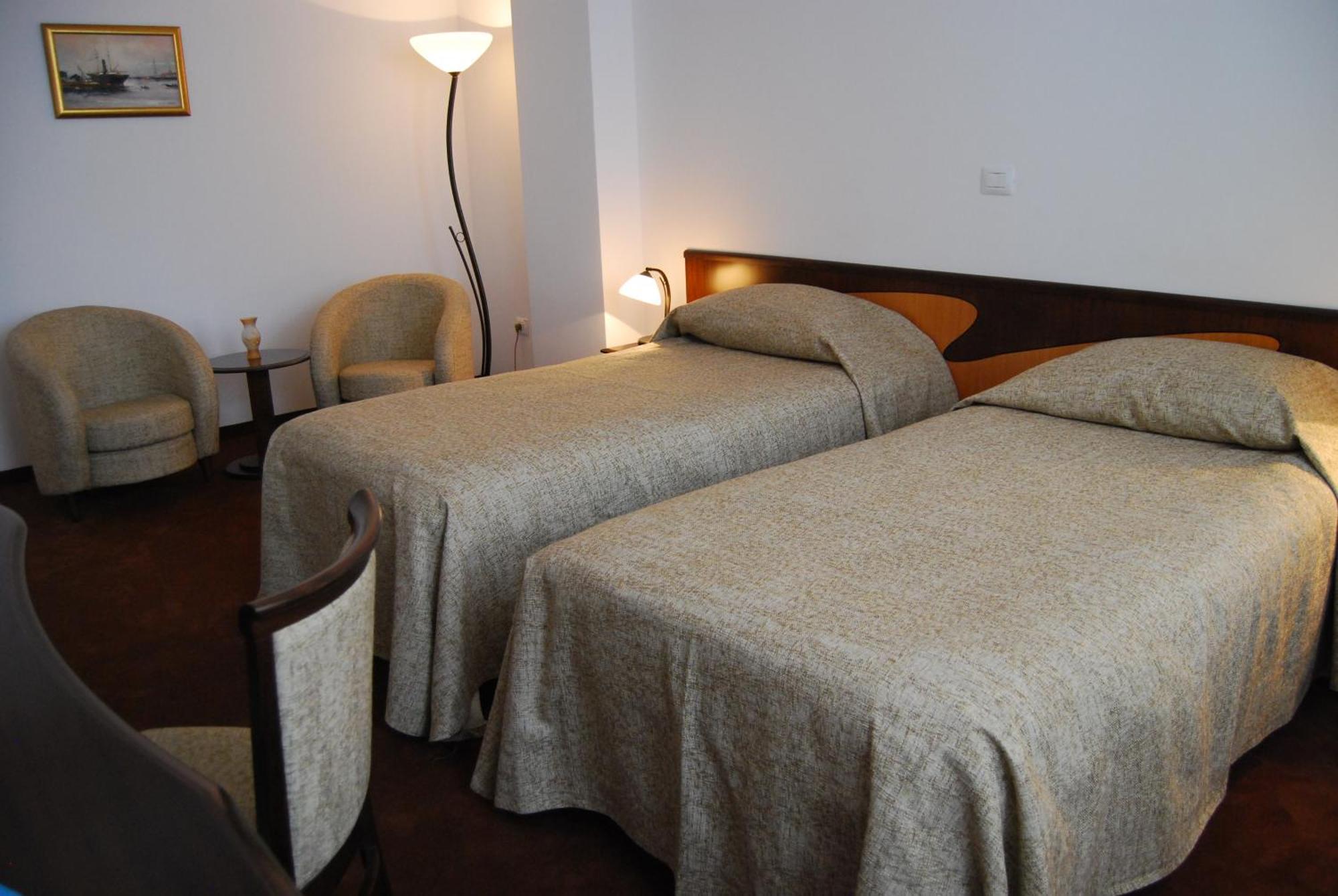 Hotel Maria Constanta Bagian luar foto