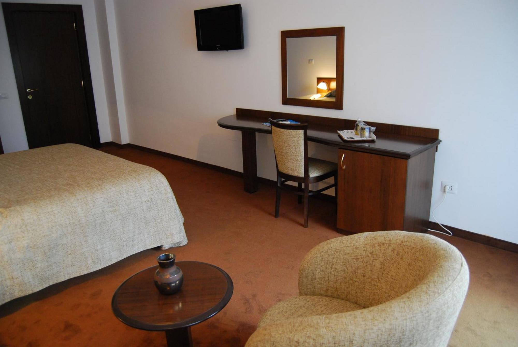 Hotel Maria Constanta Bagian luar foto