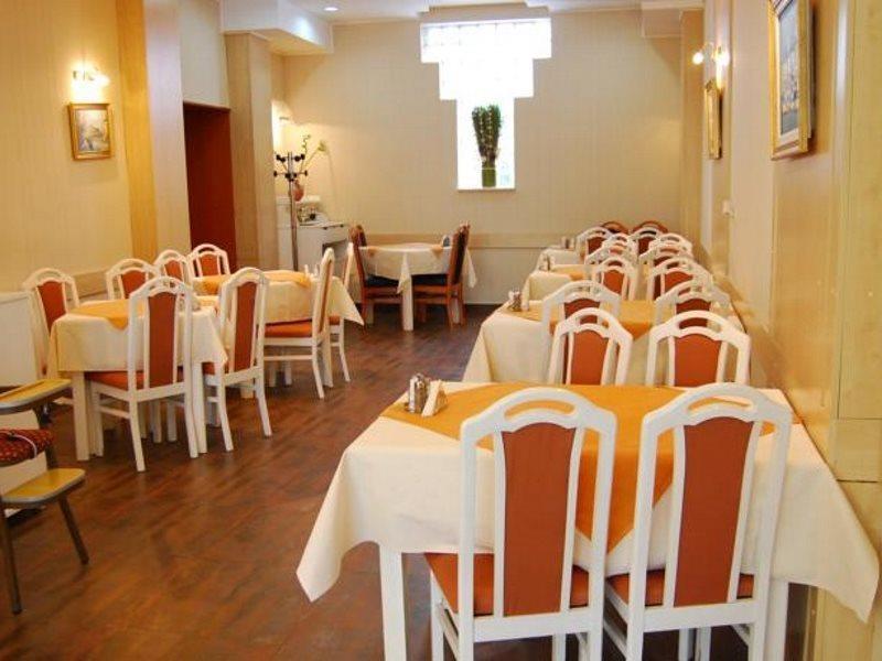 Hotel Maria Constanta Bagian luar foto